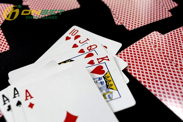 Những thông tin đáng lưu ý về bài ù khi chơi Phỏm tại ONBET?